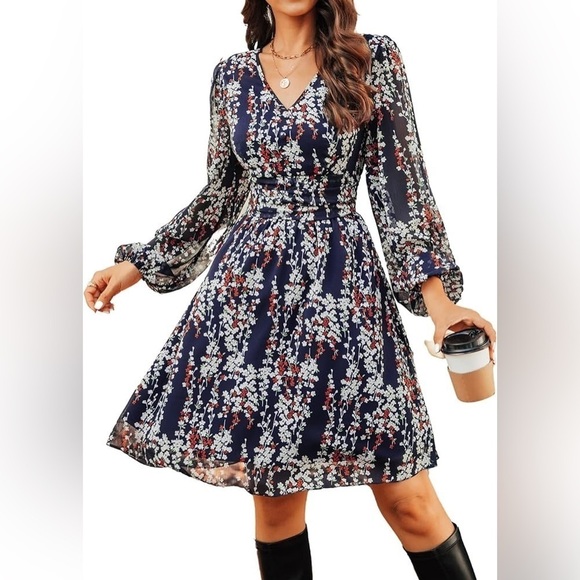 Cupshe Dresses & Skirts - NWT - Cupshe Cicely Ditsy Floral V-Neck Mini Dress - Size M